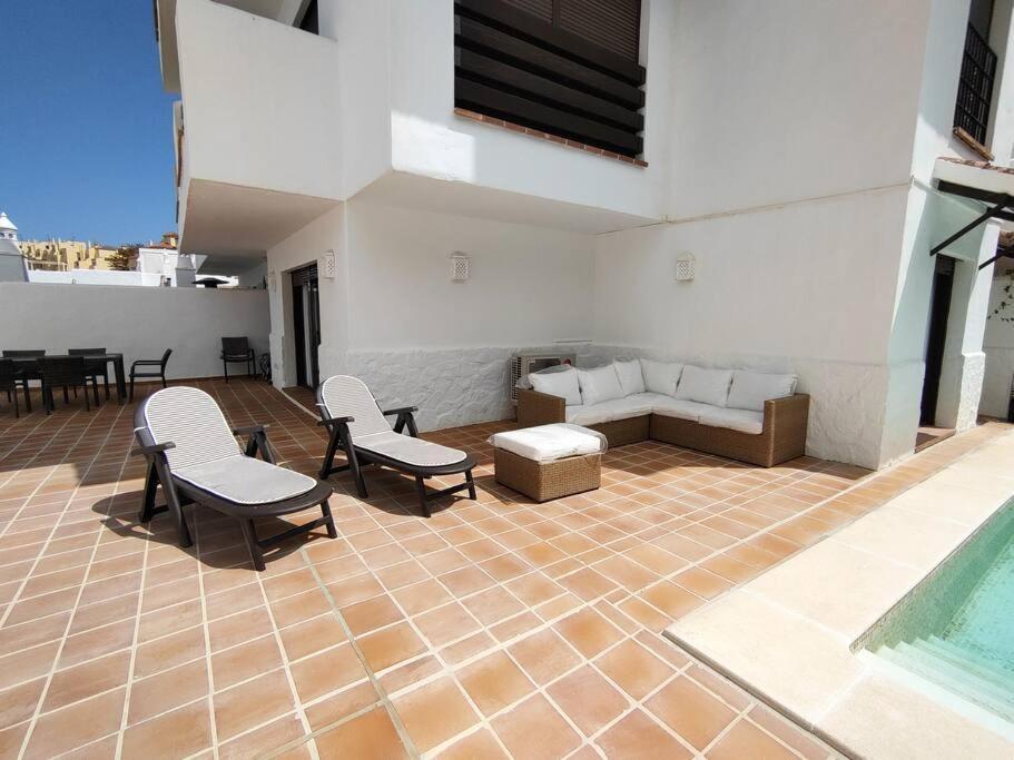 Full Apartment With Private Pool 에스테포나 외부 사진