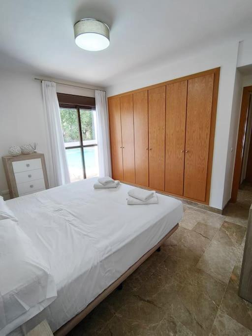 Full Apartment With Private Pool 에스테포나 외부 사진