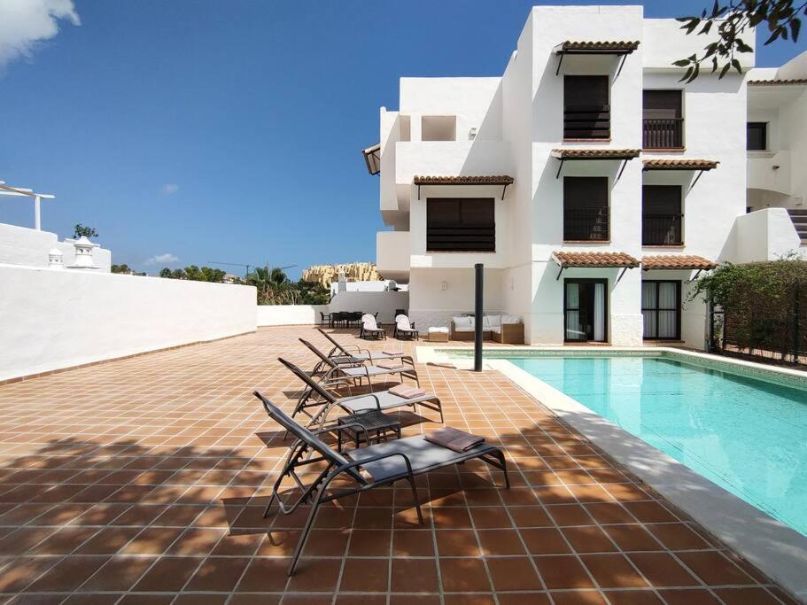 Full Apartment With Private Pool 에스테포나 외부 사진