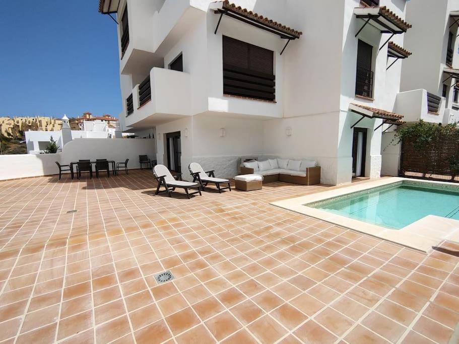 Full Apartment With Private Pool 에스테포나 외부 사진